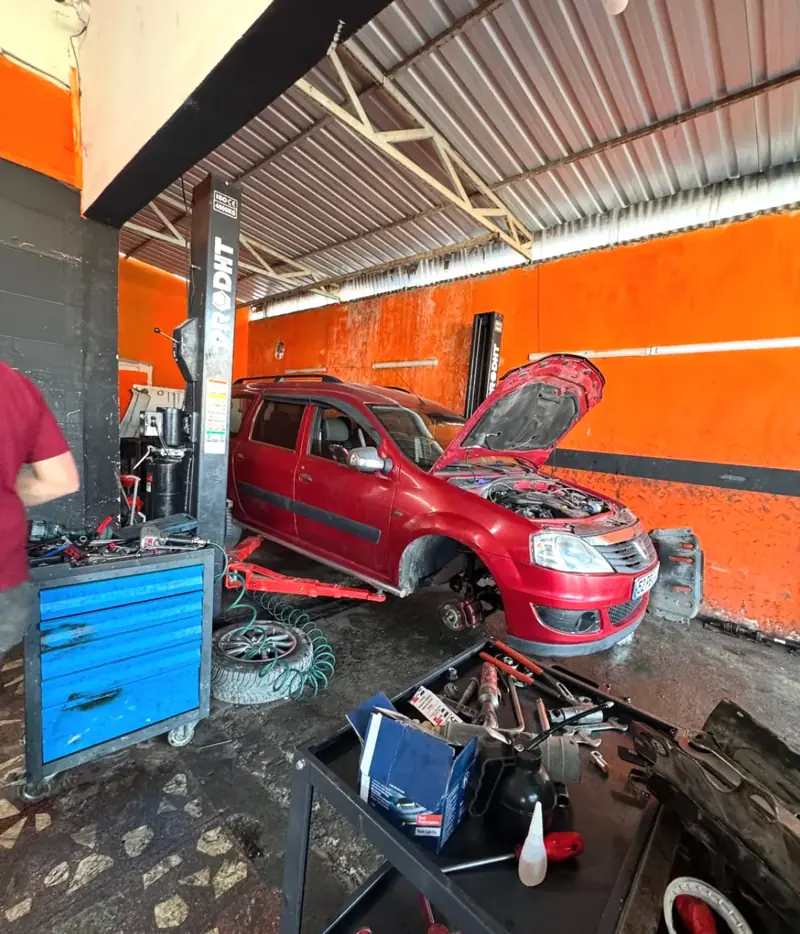 Biçen oto servis atölyesi